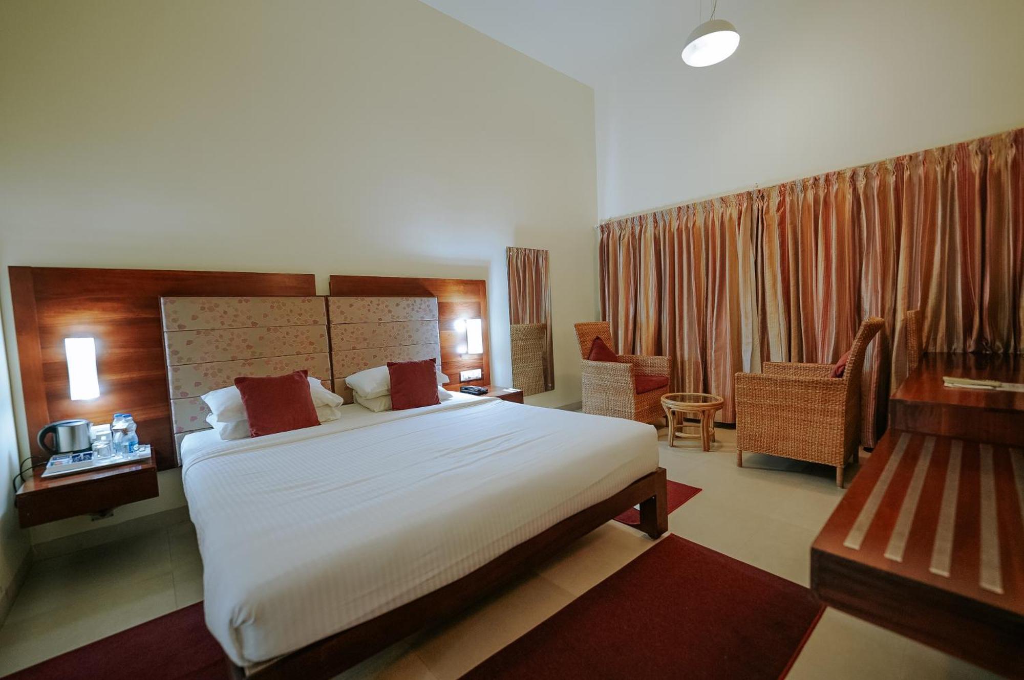 Hotel Devaragam By K P Namboodiri'S Guruvayur Exterior photo